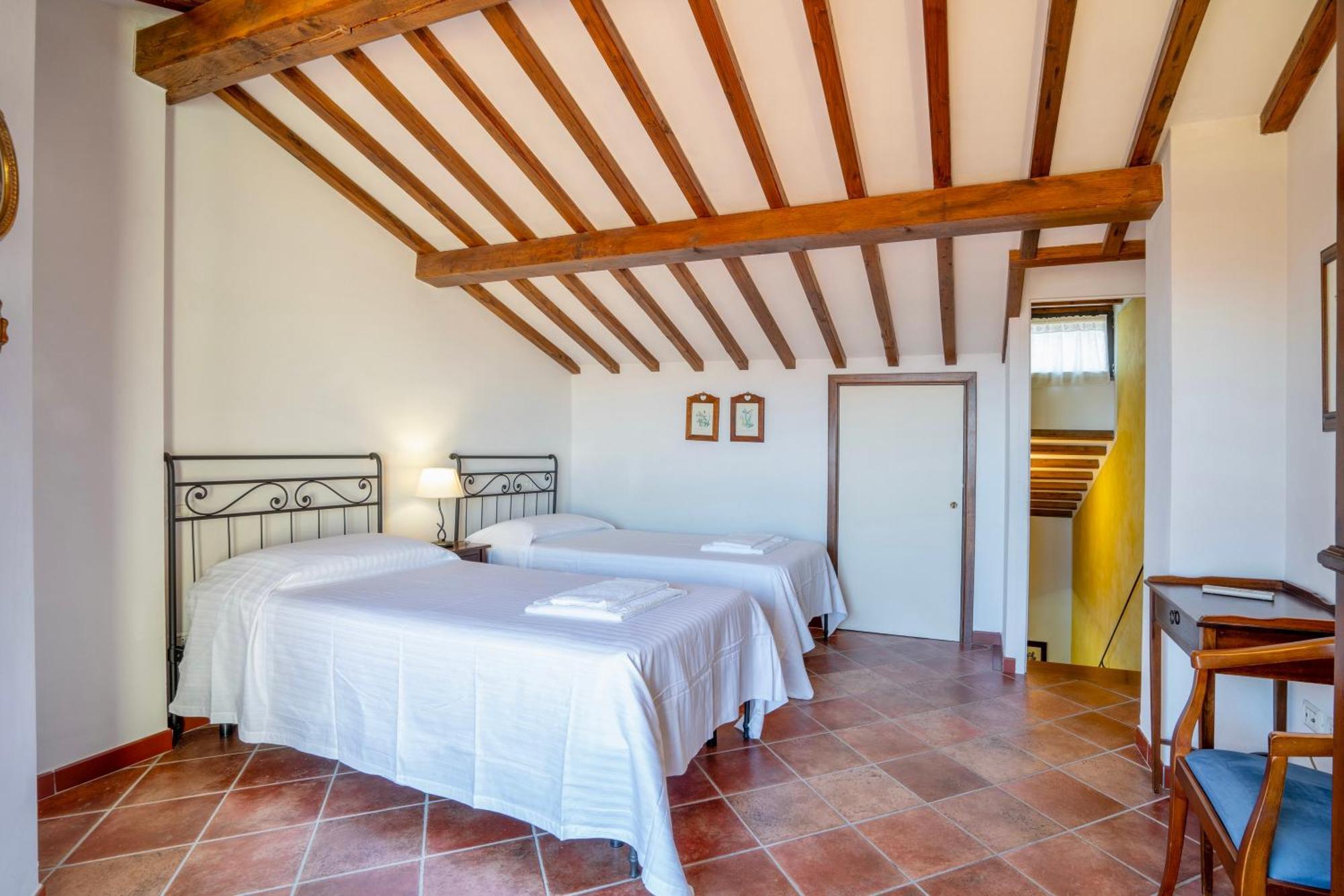 Casa Vacanze Con Piscina A San Gimignano Aparthotel Kamer foto